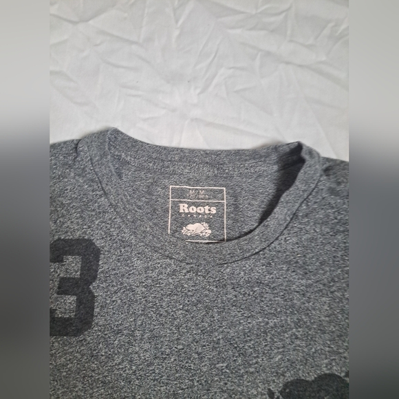 Roots Tee Shirt, size medium - Picture 3 of 8